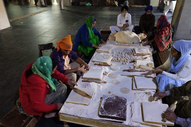 Golden Temple and Wagah Border Private Tour with Punjabi Lunch - Punjabi lunch: authentic, filling, and not fancy