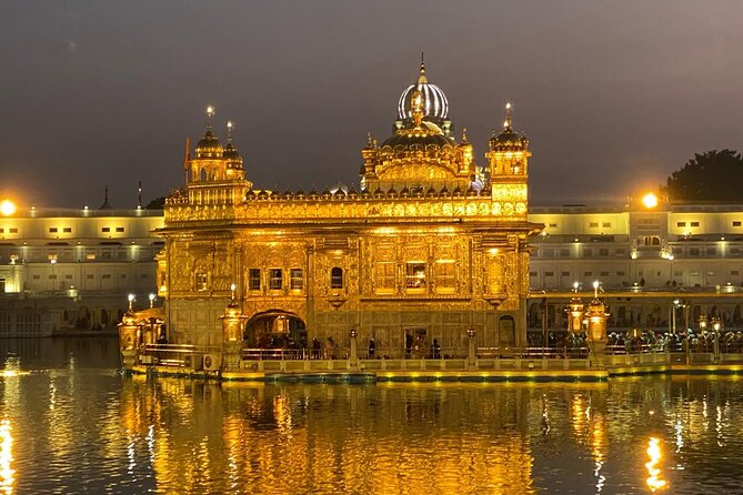 Golden Temple Night Ceremony and Light Visit Tour with Pick-Drop - A small taste of Punjabi food