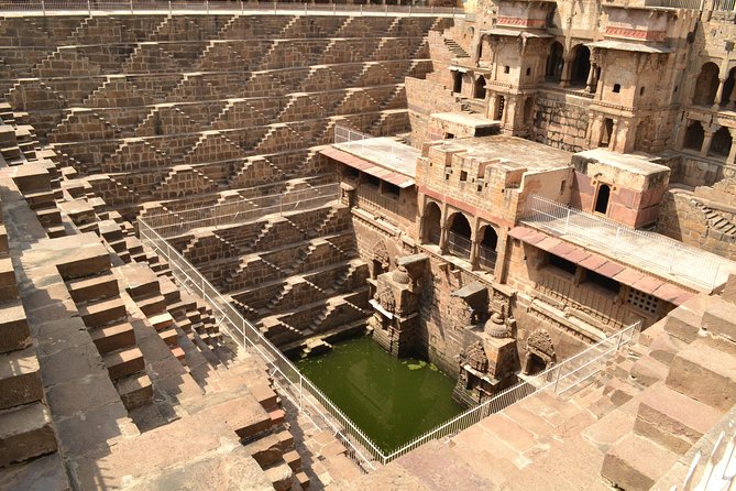 Guided Fatehpur Sikri & Abhaneri Tour From Agra To Jaipur By Car - Why this Agra to Jaipur route makes sense