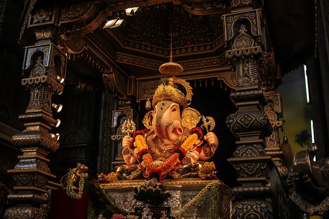 Guided Highlights of Pune Car Tour with a local (4 Hrs Sightseeing in AC Car) - Tulsi Baug market, where sightseeing turns practical