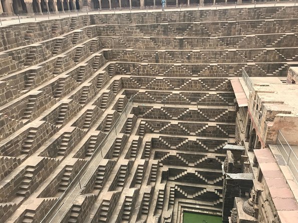 Guided Tour to Haunted Bhangarh & Abhaneri Step Well From Jaipur - Bhangarh Fort and Its Haunted Reputation