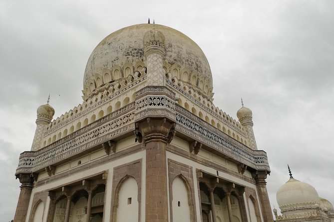Half day Hyderabad tour to Golkonda fort & Qutub Shahi tombs in private car - Reading the Fort Through a Local Guide