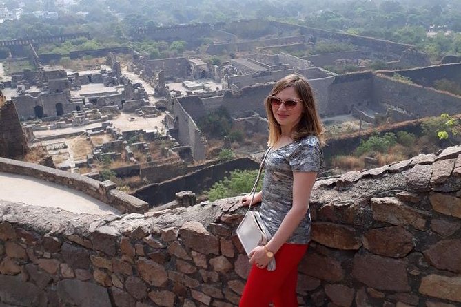 Half day Hyderabad tour to Golkonda fort & Qutub Shahi tombs in private car - A Private Car Makes a Big Difference