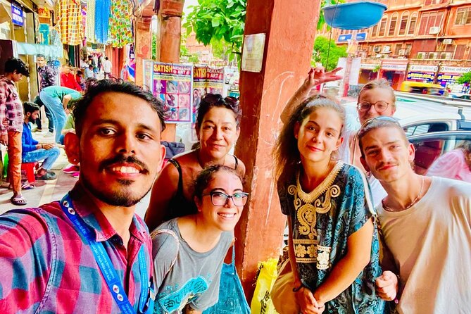 Heritage Culture and History Walking Tour in Jaipur - Govind Devji Temple and the rhythm of worship