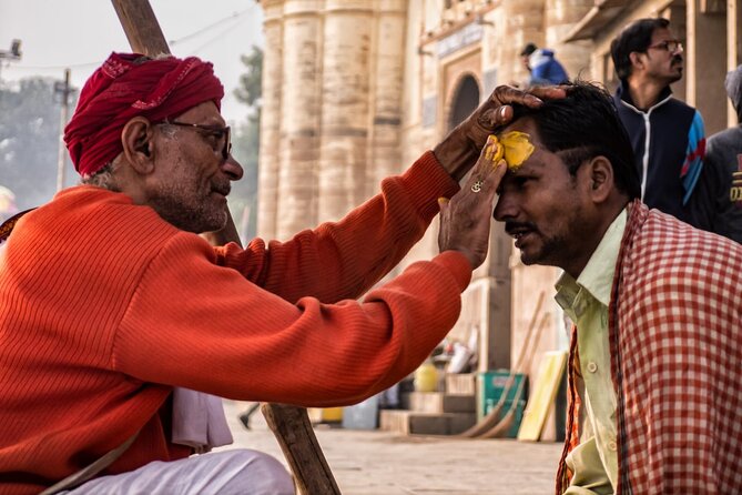 Hidden Secrets of Varanasi: Vibrant Tradition (Guided Tour) - Why Varanasi benefits from a local guide