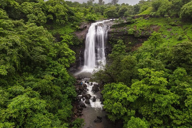 Hill-station & Heritage: Lonavala & Karla Caves Tour from Mumbai - Guides, drivers, and the private-tour advantage