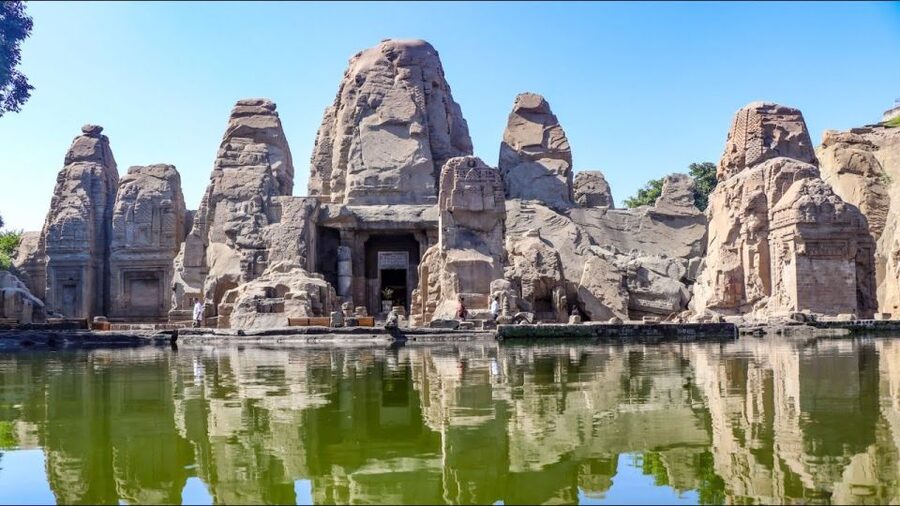 Historical Tour, Kangra fort &Rock cut temple from Dharmasla - Masroor Rock Cut Temple and its mountain setting