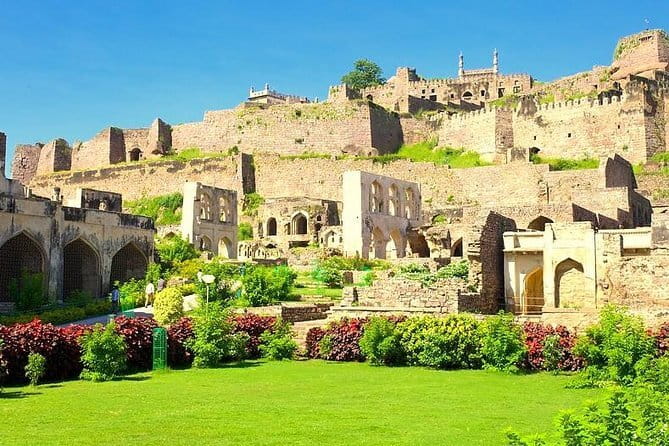 Hyderabad : Old City Walking Tour, Captivates 400+ Years History - Mecca Masjid and a quieter pause