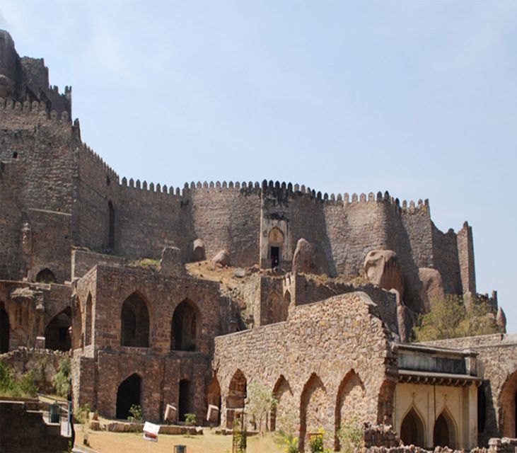 Hyderabad: Private City Tour with Evening Boat Ride - Golconda Fort and the Qutub Shahi Tombs