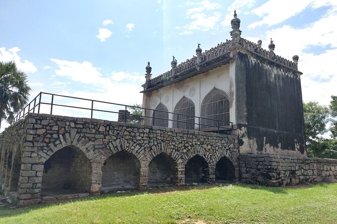 Hyderabad: Private Guided Tour of Golconda Fort, Royal Necropolis - Should You Book the Golconda and Tombs Tour?