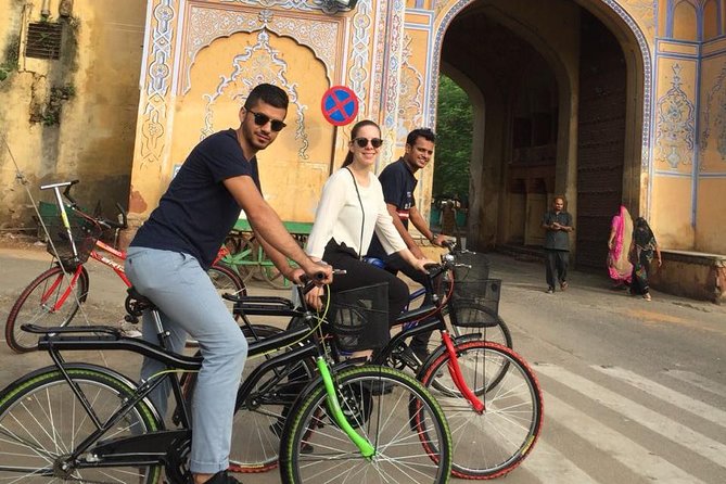 I Bike Inside Jaipur - Meeting farmers at the Pink City market