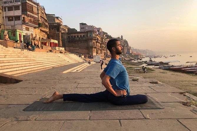 INDIVIDUAL YOGA CLASS - BEGINNER / ADVANCED Sunrise Yoga with Ayush in Varanasi - Sun Salutations to steady asanas