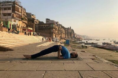 INDIVIDUAL YOGA CLASS – BEGINNER / ADVANCED Sunrise Yoga with Ayush in Varanasi