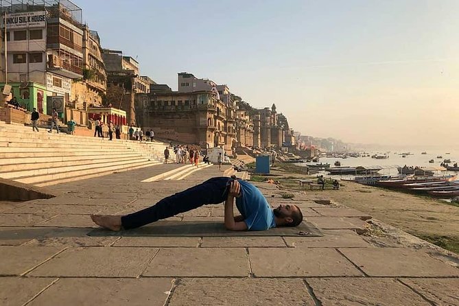 INDIVIDUAL YOGA CLASS - BEGINNER / ADVANCED Sunrise Yoga with Ayush in Varanasi - A private class built around your ability