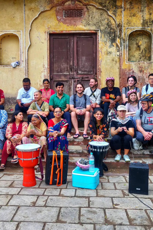 Jaipur: 3-Hour Morning Bike Tour of Jaipur Old City - Bikes, families, and the pace of the ride