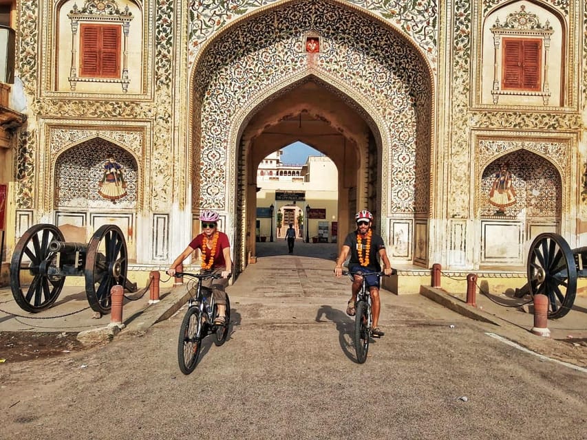 Jaipur: 3-Hour Morning Bike Tour of Jaipur Old City - Albert Hall and Jaipur before the crowds