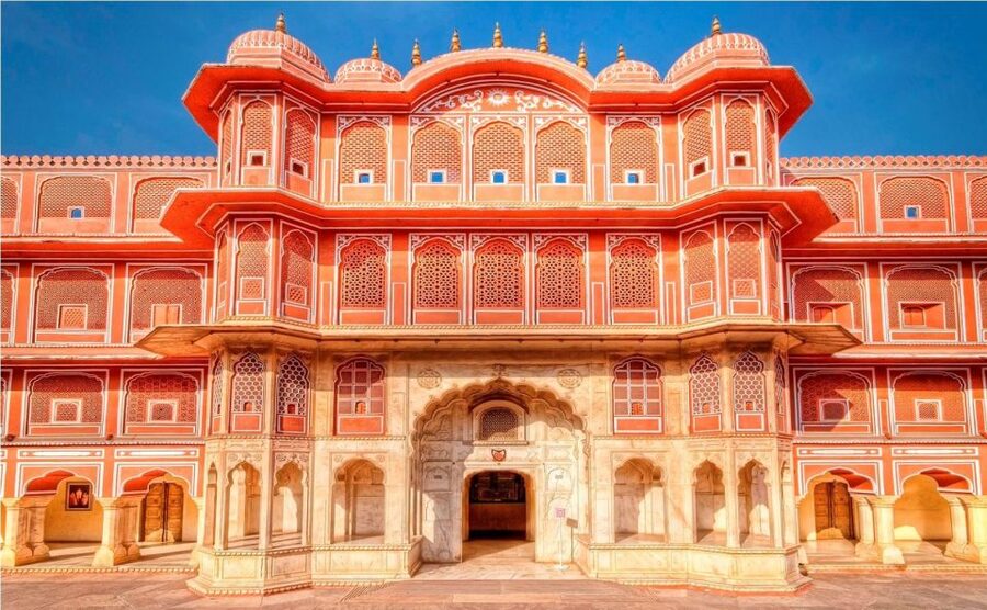 Jaipur: Amber Fort, Jal Mahal and Hawa Mahal Private Tour - Albert Hall Museum: A Final Cultural Stop