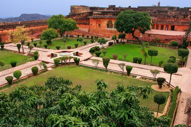 Jaipur Amer Fort, Jal Mahal & Stepwell Private Half-Day Tour - Panna Meena Kund: a short stop with strong photographs