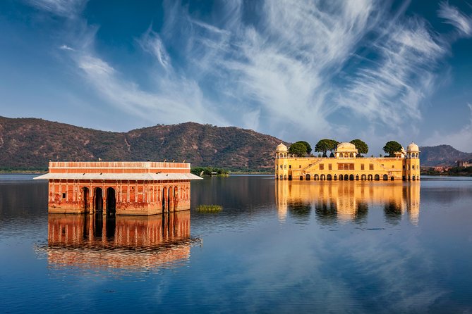 Jaipur Amer Fort, Jal Mahal & Stepwell Private Half-Day Tour - Starting at Jaigarh Fort for the wide view