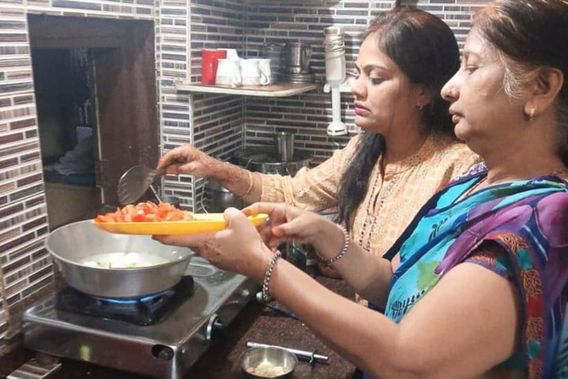 Jaipur: Cooking Class with a Local Family - Masala chai begins the lesson