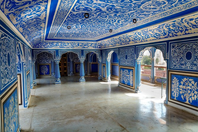 Jaipur Day Trip from Delhi by Car or Train – All Inclusive - Lunch without a fixed restaurant