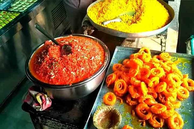 Jaipur Evening Food & market Tour: Savor the Test of the Jaipur - Gulab Ji Chai Wale for Jaipur’s first cup