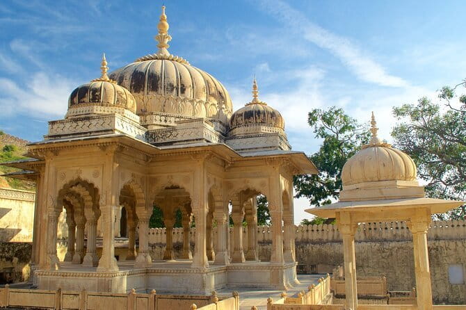 Jaipur Full Day Heritage of Pink City Tour By Tuk Tuk With Chai - Why a tuk tuk works well in Jaipur