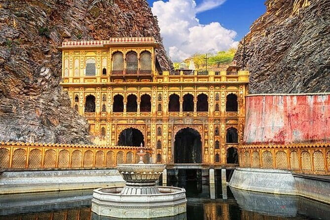 Jaipur Full Day Heritage of Pink City Tour By Tuk Tuk With Chai - Royal Gaitor’s carved marble memorials