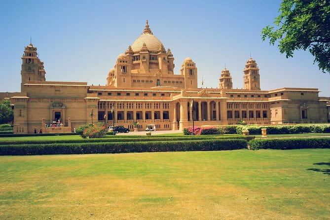 Jaipur Full Day Heritage of Pink City Tour By Tuk Tuk With Chai - Hawa Mahal and the famous pink façade