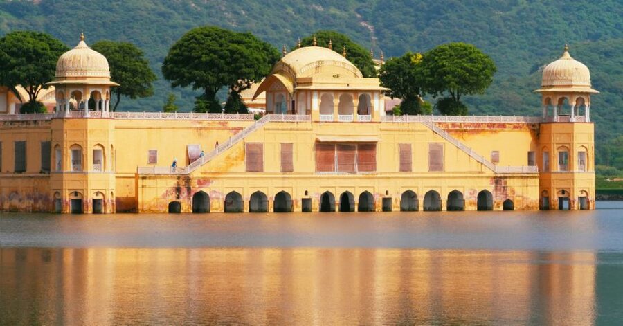 Jaipur: Full-Day Private City Tour by Car with Guide - Amber Fort and other possible additions