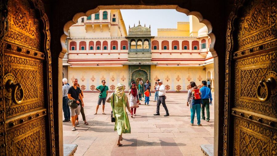 Jaipur: Full-Day Private Sightseeing Tour by Tuk Tuk - Panna Meena ka Kund and the geometry of water