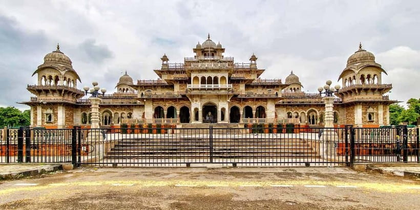 Jaipur: Full-Day Private Sightseeing Tour by Tuk Tuk - City Palace and the center of Jaipur’s court life