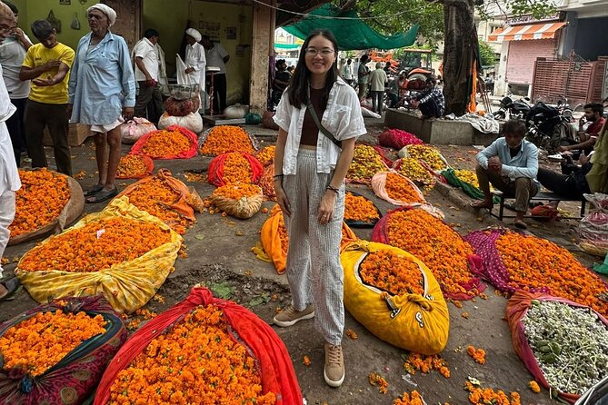 Jaipur Half-Day Heritage Tour by Women-Driven E-Rickshaw - Flower market: Jaipur before the monuments wake up