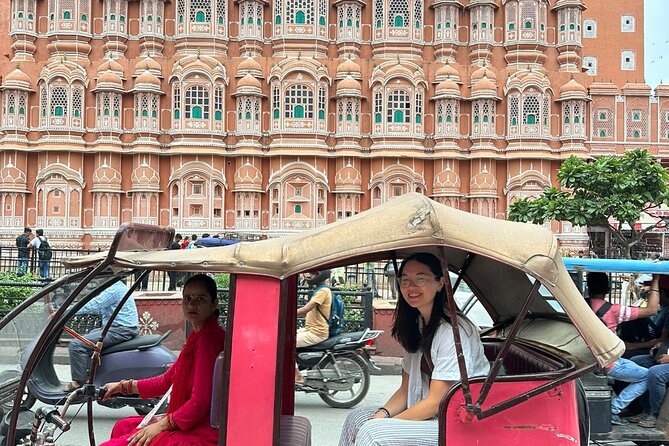Jaipur Half-Day Heritage Tour by Women-Driven E-Rickshaw - Hawa Mahal: a quick look at the Palace of Wind