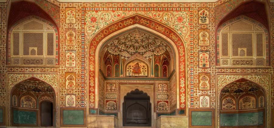 Jaipur: Half-Day or Full-Day Tour with Flower Market - Amber Fort, the tour’s main historic stop