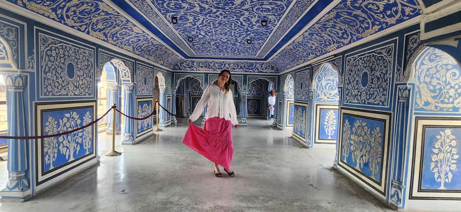 Jaipur: Half-Day or Full-Day Tour with Flower Market - Panna Meena Stepwell, a smaller but memorable stop