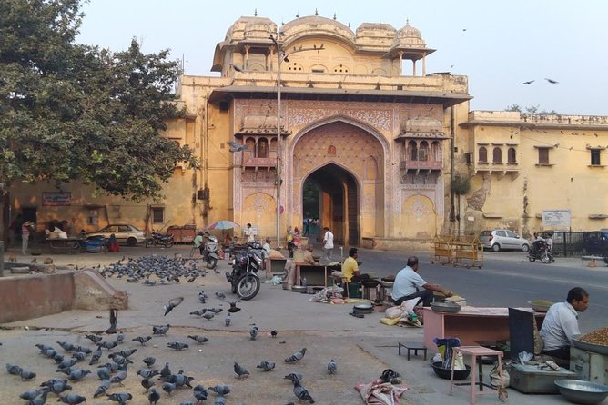 Jaipur Heritage Walking Tour - Local life, Havelis and Temples - Starting beside Hawa Mahal