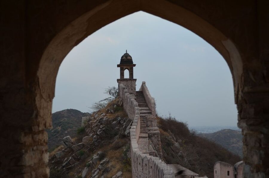 Jaipur: Instagram Tour of The Best Photography Spots - Jantar Mantar: Giant Instruments, Unexpected Photos