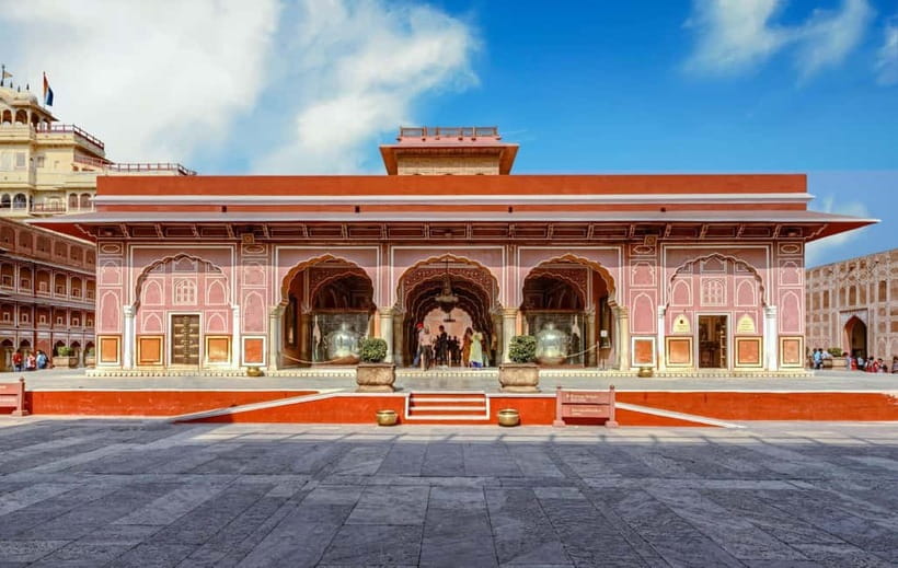 Jaipur: Jaipur & Amber Fort Full or Half-Day Guided Tour - Jantar Mantar: where the tour turns scientific