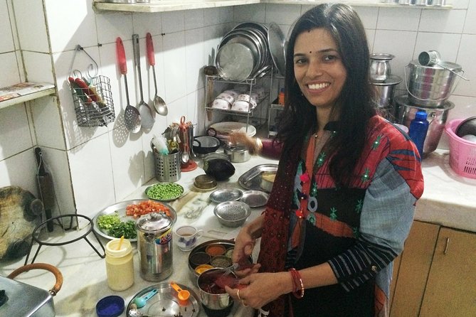 Jaipur Market Tour & Vegetarian Rajasthani Home Cooking Class - Key points to know before booking