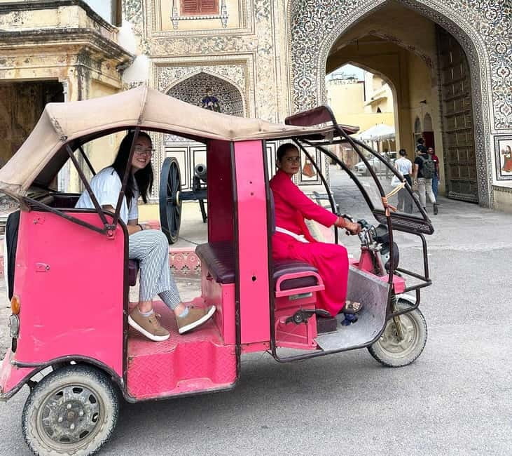 Jaipur Private City Tour with a Women-Driven E-Rickshaw Ride - Why the women-driven ride matters in Jaipur