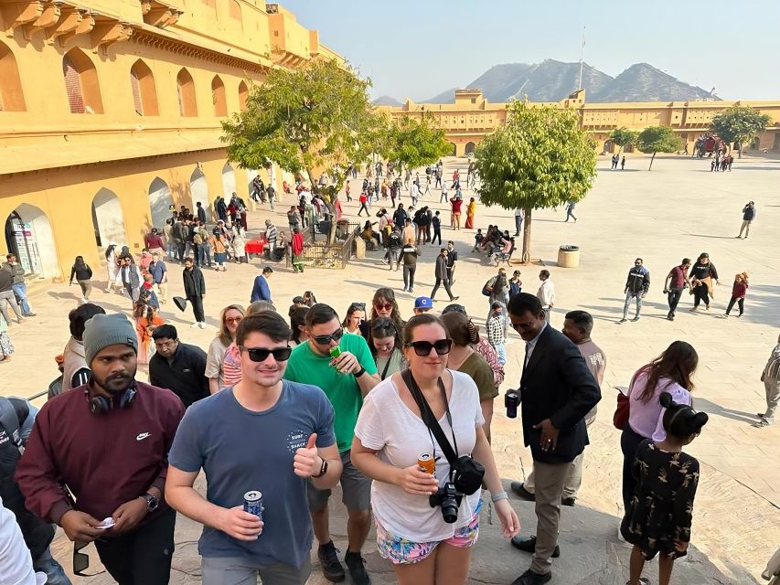 Jaipur Private City Tour with Hotel Pick-Up & Drop 4 - 8 Hrs - A one-hour lunch pause in Jaipur