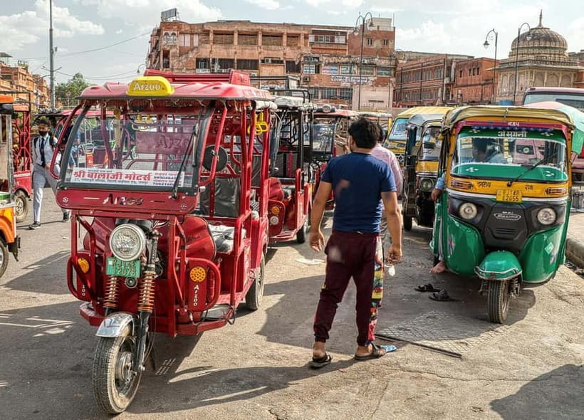 Jaipur: Private Full-Day City Tour By Tuk-Tuk with Pick-Up - Why a private tuk-tuk works well in Jaipur