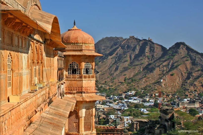 Jaipur: Private Full Day Sightseeing Tour By Car with Guide - Panna Meena Ka Kund and the logic of a stepwell