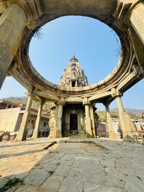 Jaipur: Private Full Day Sightseeing Tour By Car with Guide - City Palace, the royal heart of old Jaipur