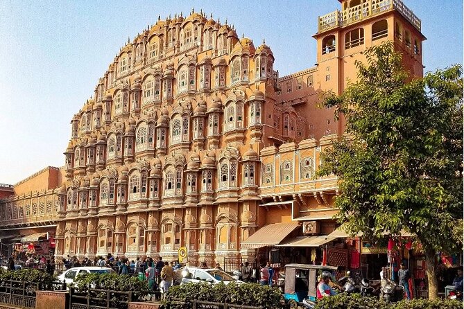 Jaipur Private Full-Day Sightseeing Tour by Tuk-Tuk with Pickup - What the driver service adds