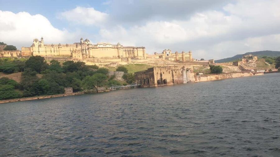 Jaipur: Private Guided Half Day & Full Day Tour in Jaipur - Markets, lunch, and the choice between speed and depth