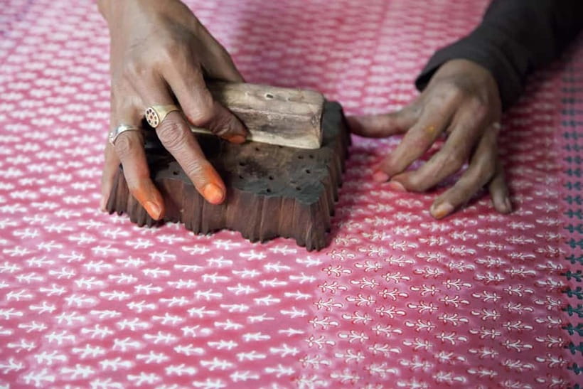 Jaipur: Private Shopping Tour with Block Printing Workshop - Seeing artisans carve and print wooden blocks