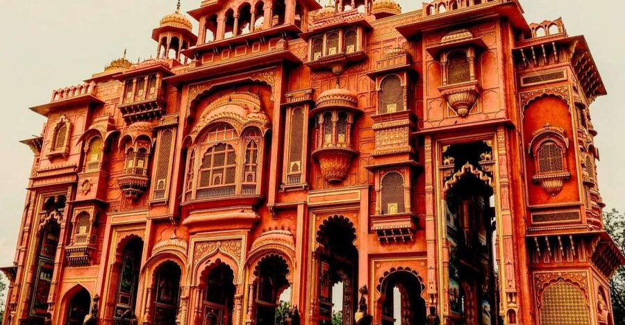 Jaipur: Private Sightseeing Day Tour with Guide by Car - Key things to know before booking