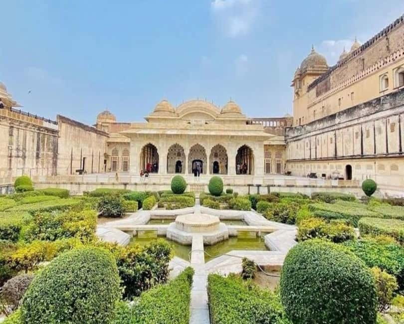 Jaipur: Private Sightseeing Day Tour with Guide by Car - Gaitor Ki Chhatriyan: marble memorials in a calm setting